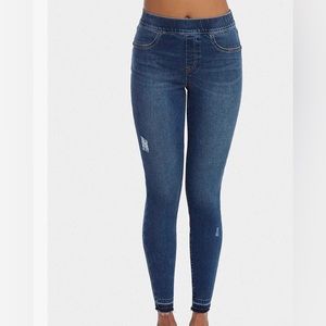 SPANX women’s distressed pull on skinny jeans in medium wash blue size Small NEW